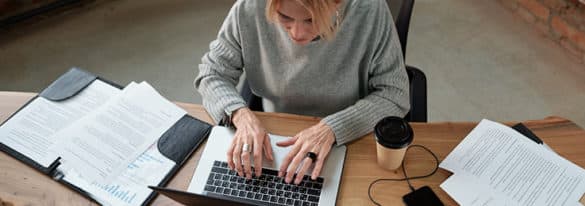 Wha Does an Executive Producer Do? (Roles and Responsibilites) - Celtx Blog